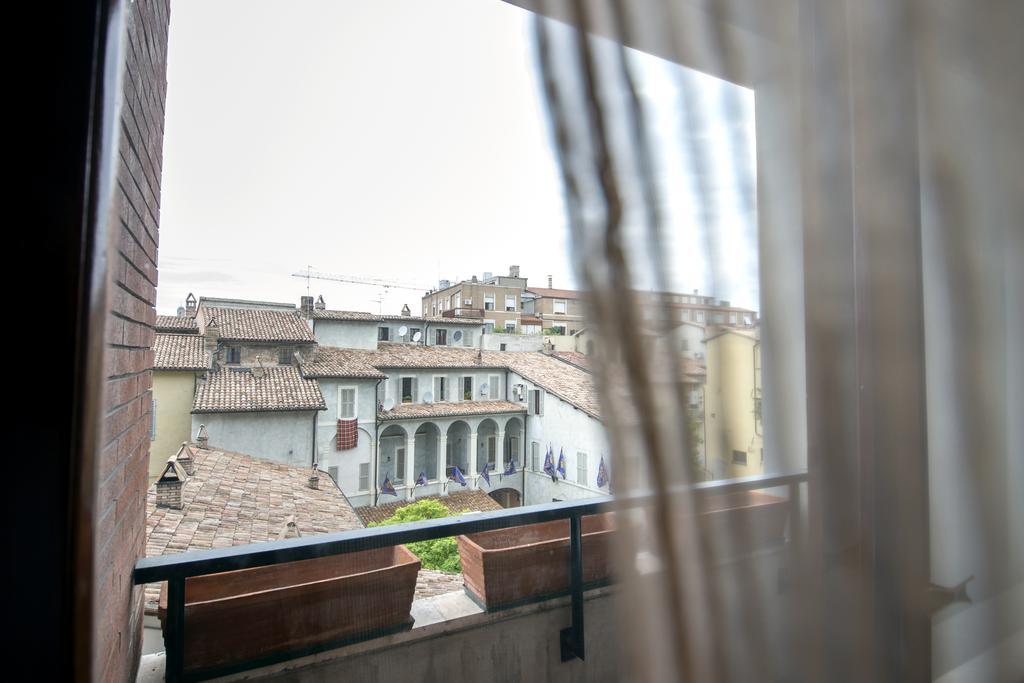 Camere Oberdan Foligno Bagian luar foto